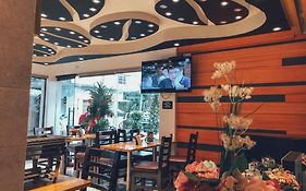 Rustic Crown Hotel
